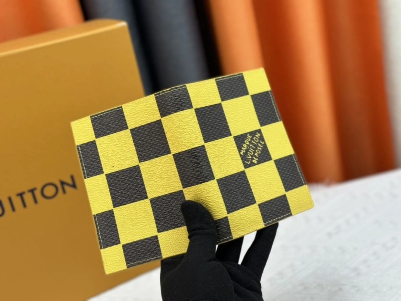 LV Wallets 4233H-1338