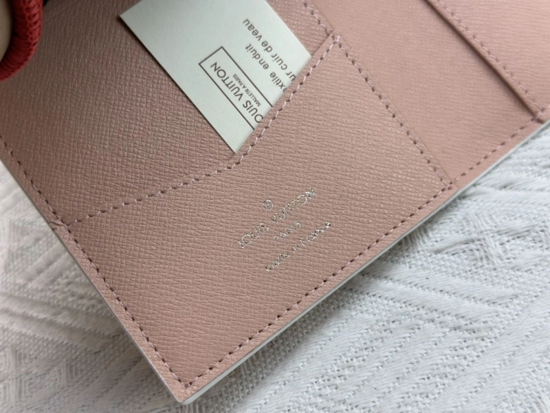 LV Wallets 4233H-1354