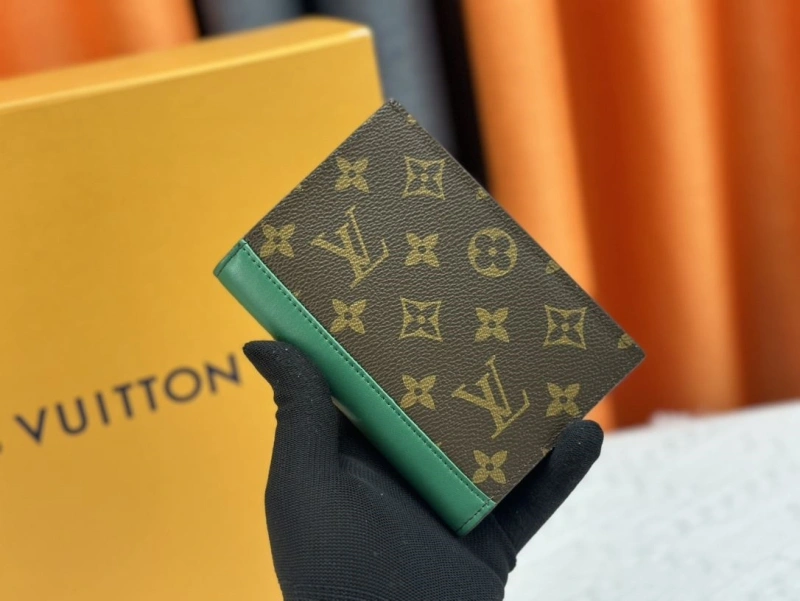 LV Wallets 4233H-1363