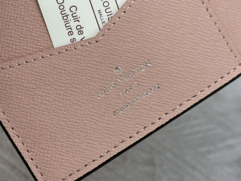 LV Wallets 4233H-1512