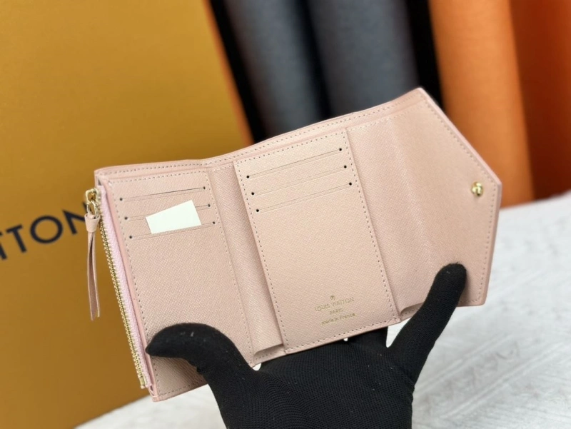 LV Wallets 4233H-1514