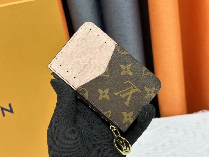 LV Wallets 4233H-1517