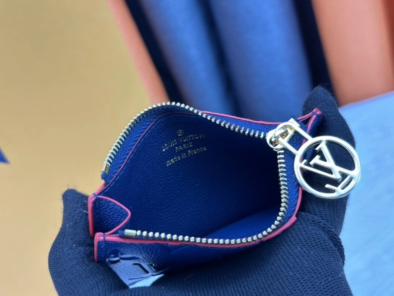 LV Wallets 4233H-1529
