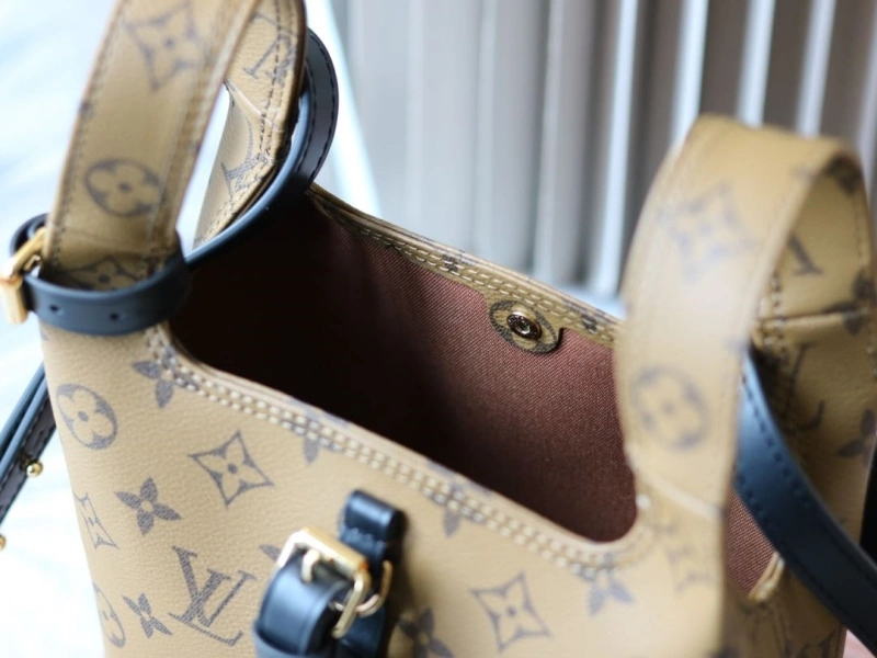 LV Shopping Bags 4233H-1556