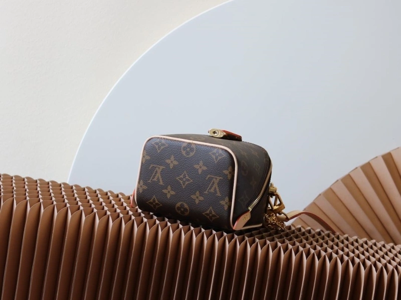 LV Cosmetic Bags 4233H-1612