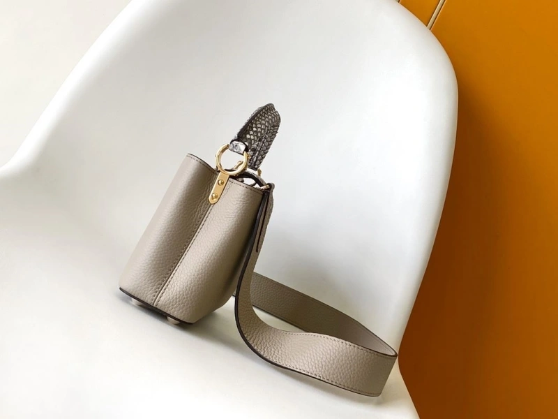 LV Capucines Bags 4233H-1791