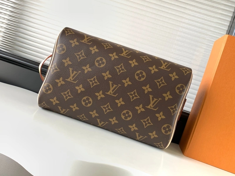 LV Cosmetic Bags 4233H-1799