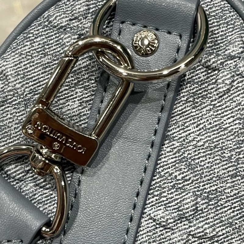 LV Travel Bags 4233H-1808