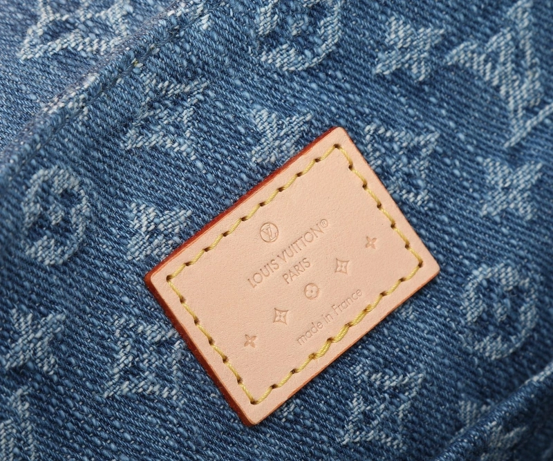 LV Backpacks 4233H-2172