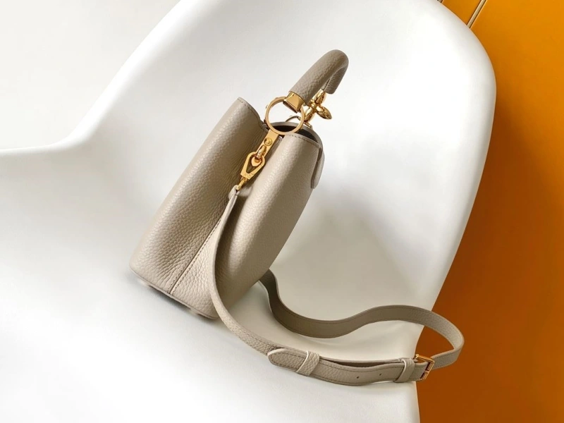 LV Capucines Bags 4233H-2224