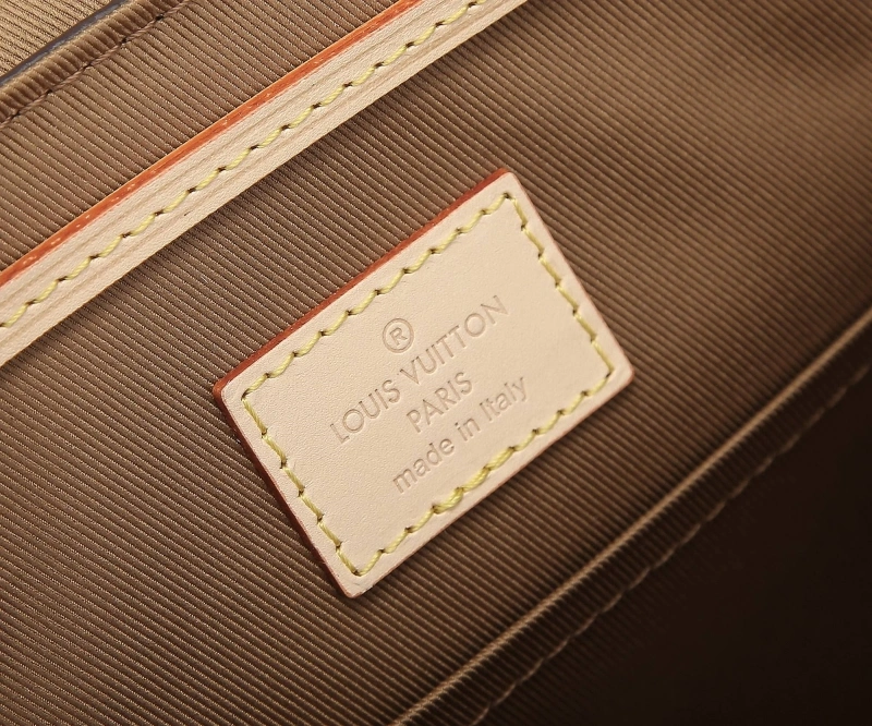 LV Backpacks 4233H-2298