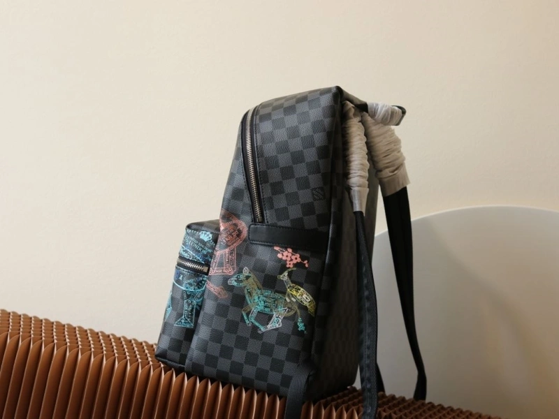 LV Backpacks 4233H-2367