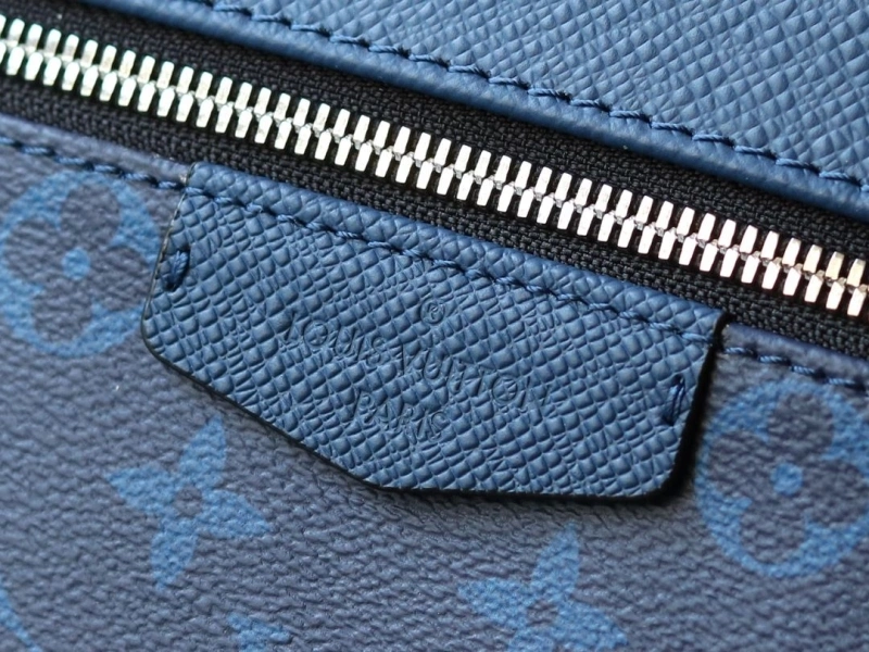 LV Backpacks 4233H-2466