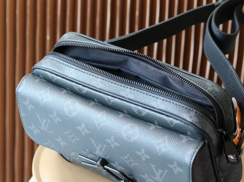 LV Satchel bags 4233H-2470