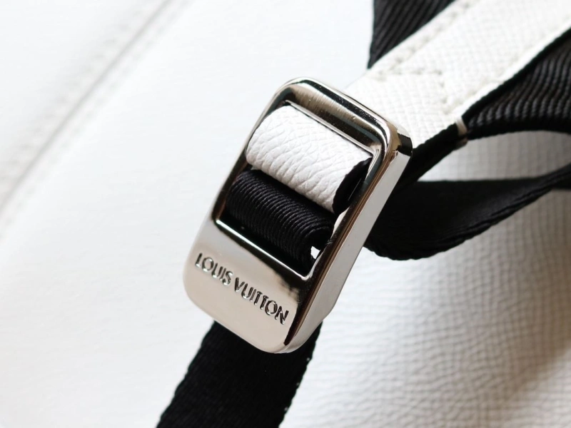 LV Backpacks 4233H-2523