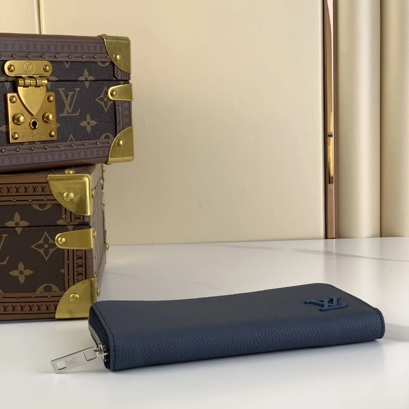 LV Wallets 4286A-0110