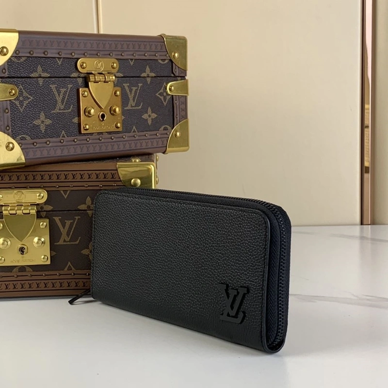 LV Wallets 4286A-0112