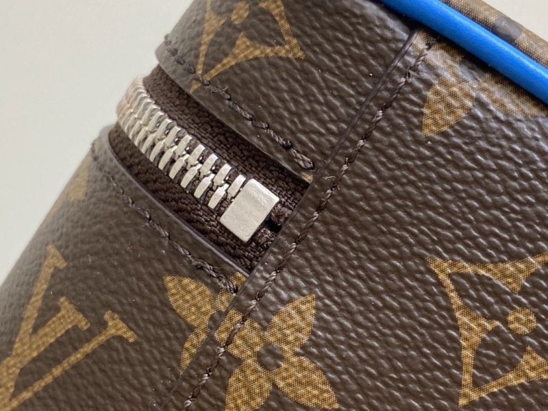 LV Cosmetic Bags 4286A-0153