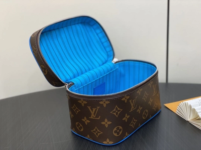 LV Cosmetic Bags 4286A-0153