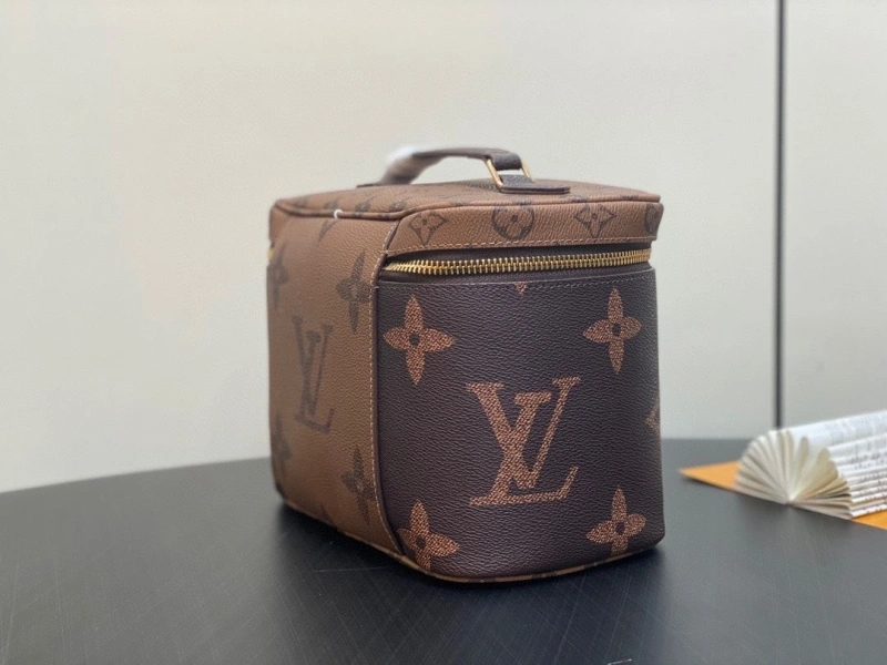 LV Cosmetic Bags 4286A-0172