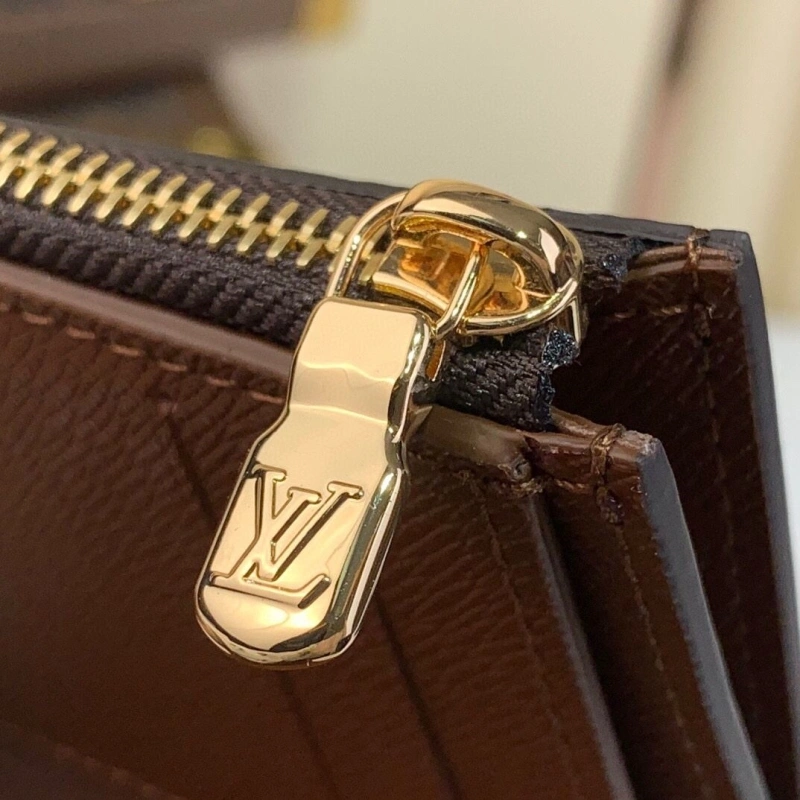 LV Wallets 4286A-0219