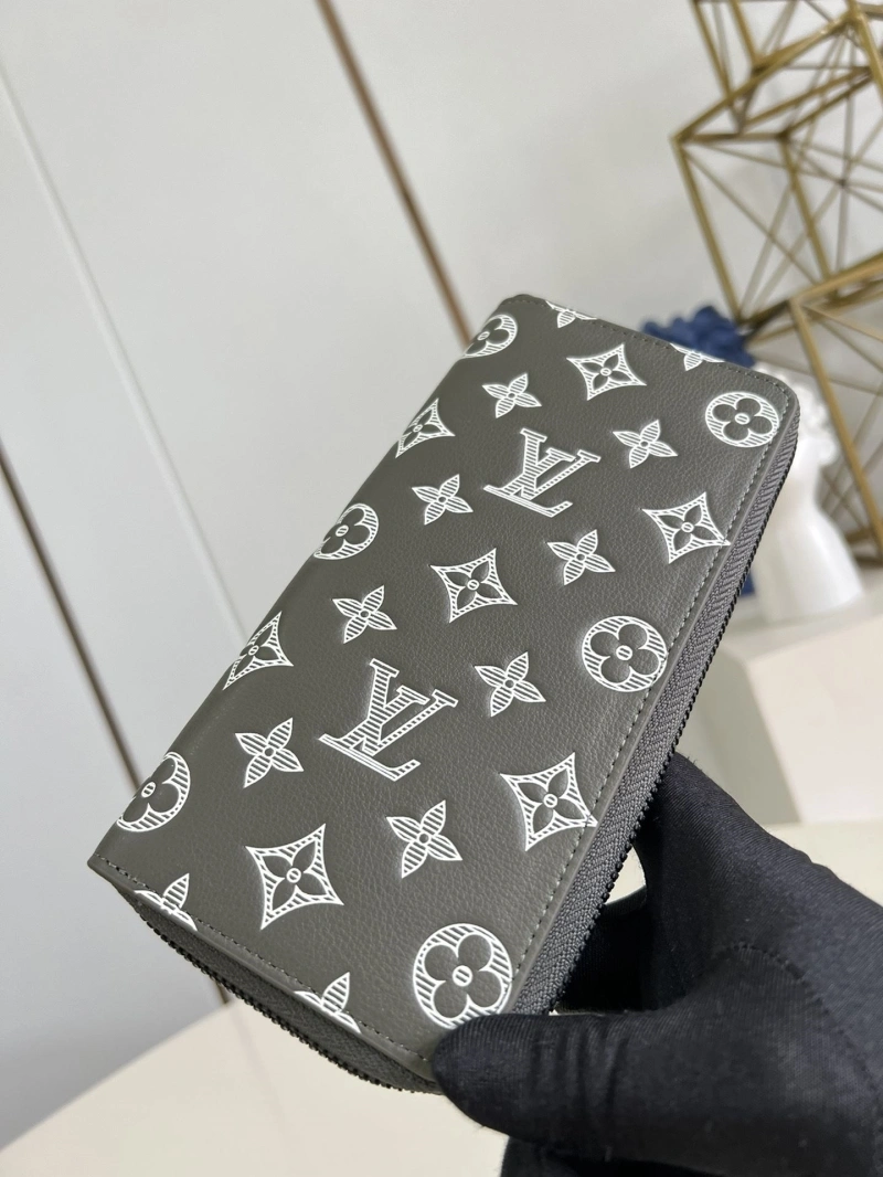 LV Wallets 4286A-0297