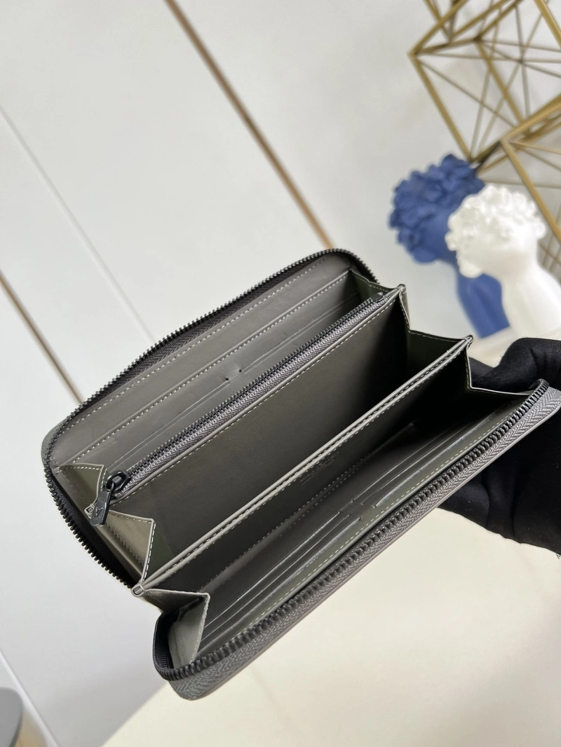 LV Wallets 4286A-0298