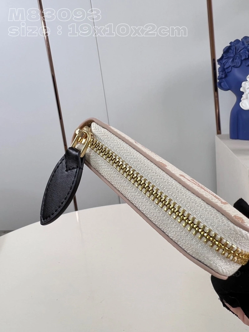 LV Wallets 4286F-0011