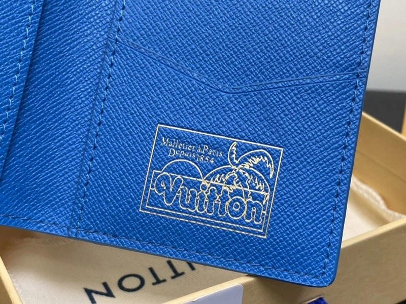 LV Wallets 4286G-0121