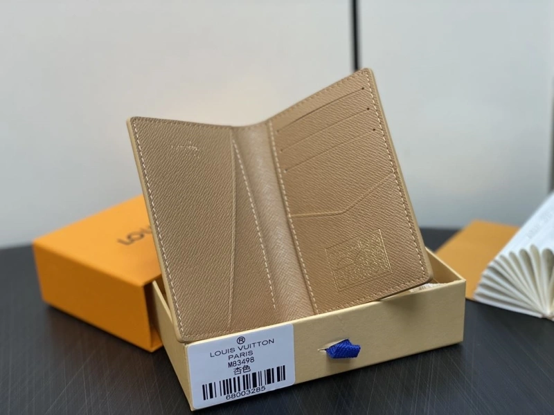 LV Wallets 4286G-0124