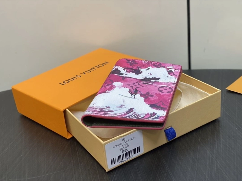 LV Wallets 4286G-0128