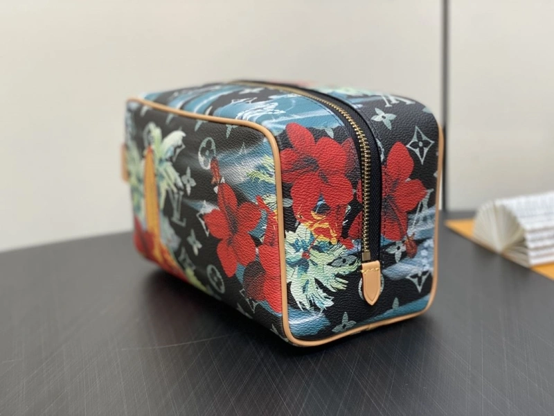 LV Cosmetic Bags 4286G-0160