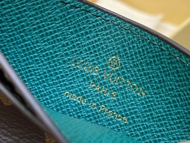 LV Wallets 4286G-0177