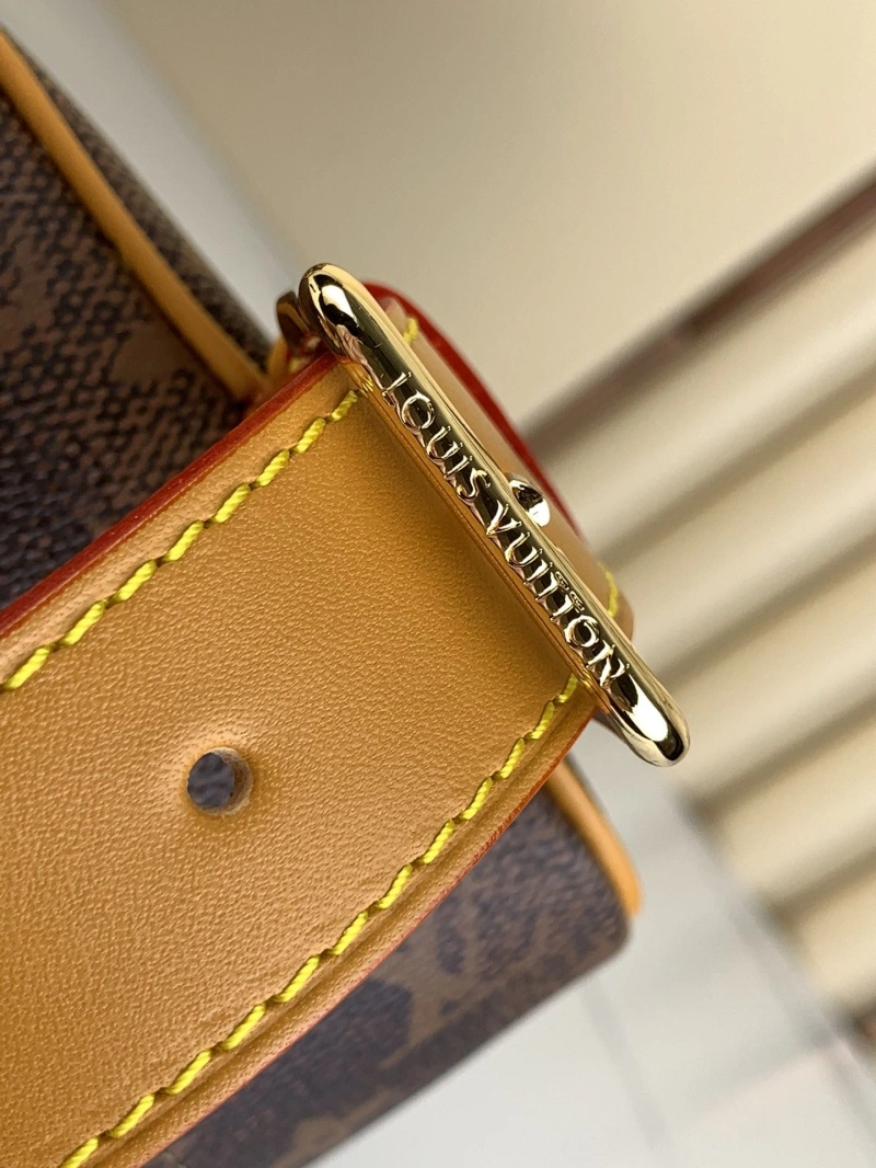 LV Cosmetic Bags 4286G-0239
