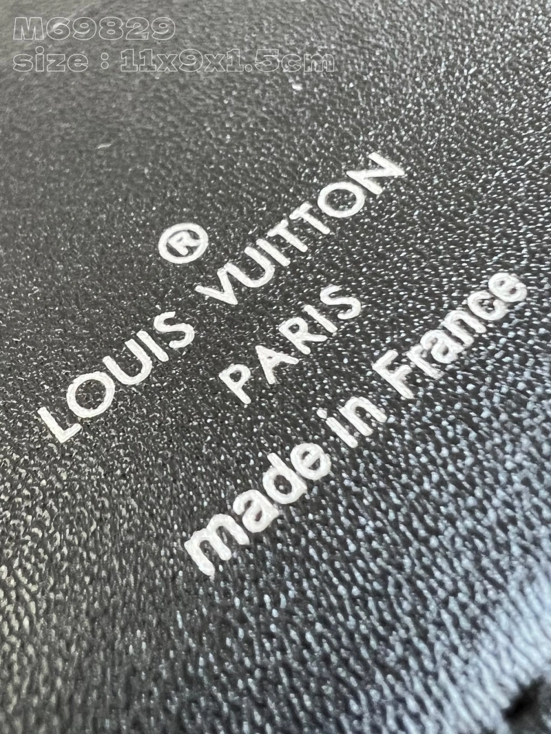 LV Wallets 4286G-0277