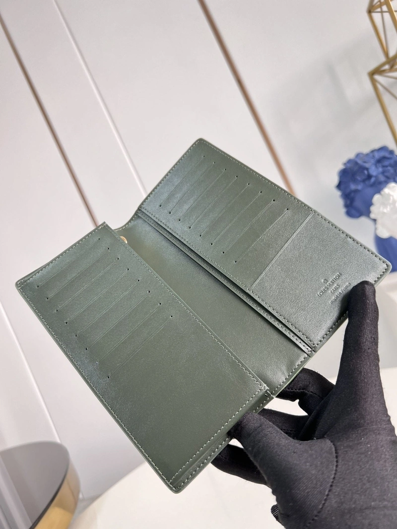 LV Wallets 4365A-0148
