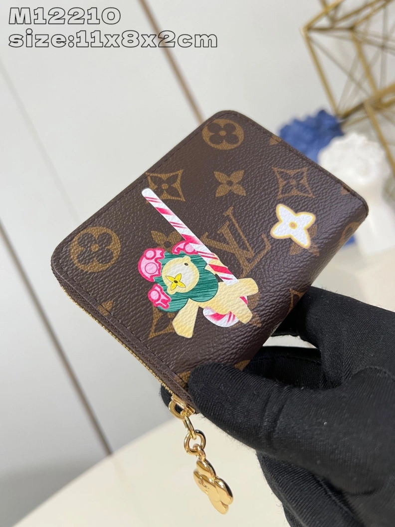 LV Wallets 4365A-0161