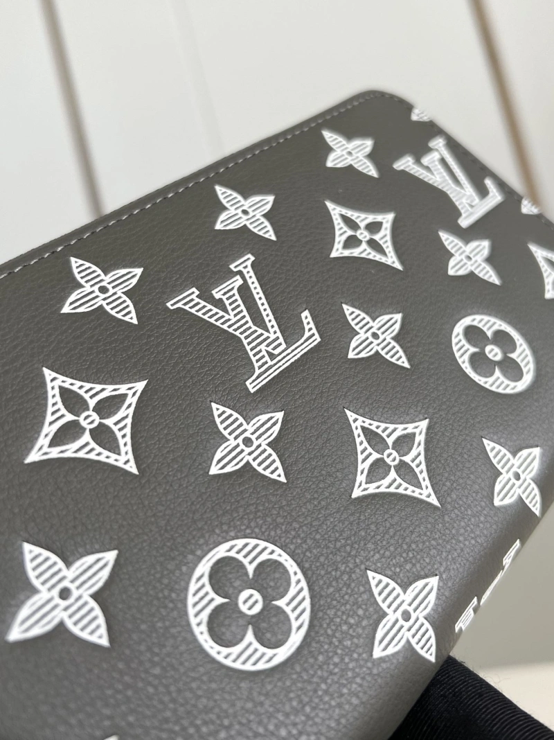 LV Wallets 4365A-0193