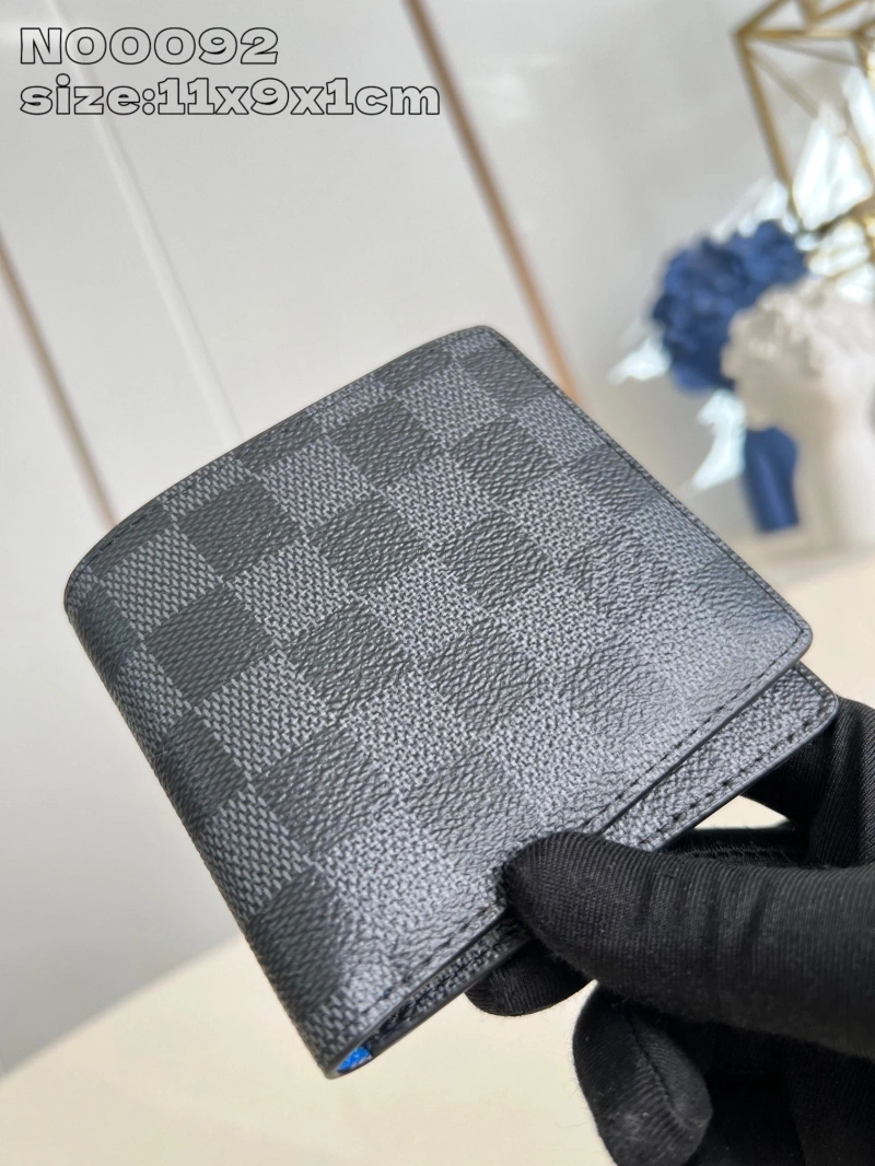 LV Wallets 4365A-0229