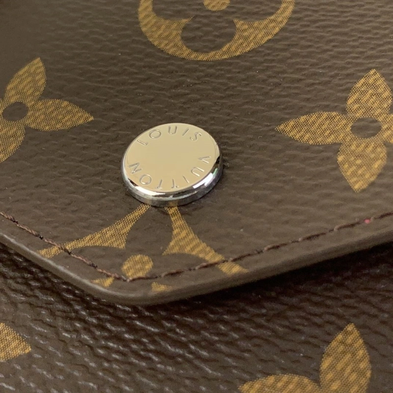 LV Wallets 4365A-0243