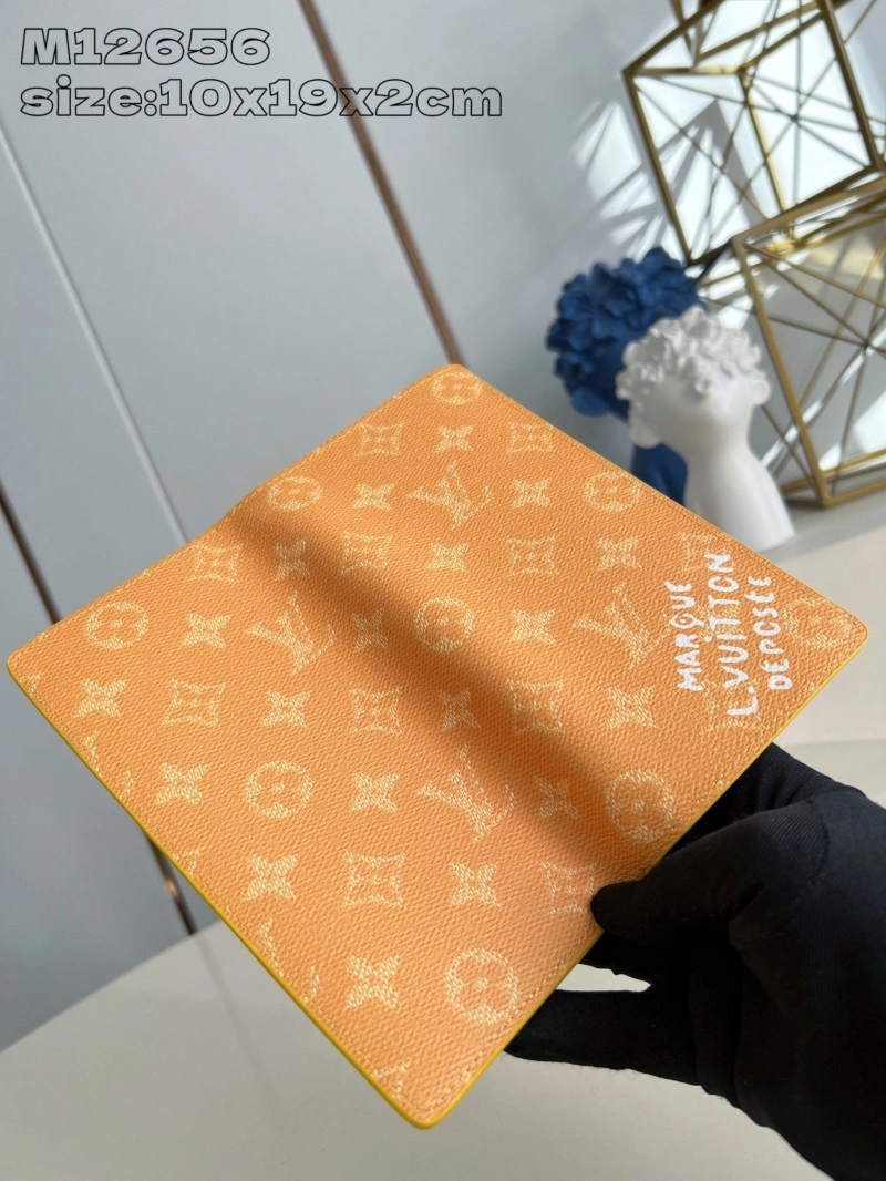 LV Wallets 4365A-0249