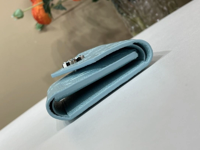 LV Wallets 4365A-0297