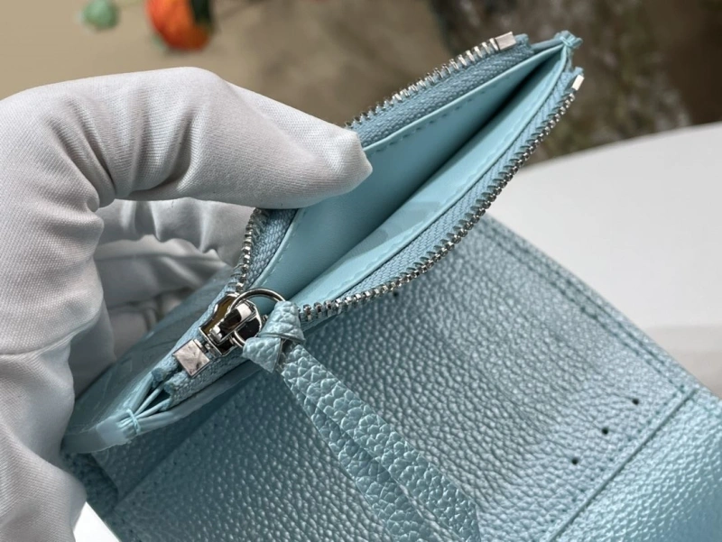 LV Wallets 4365A-0297