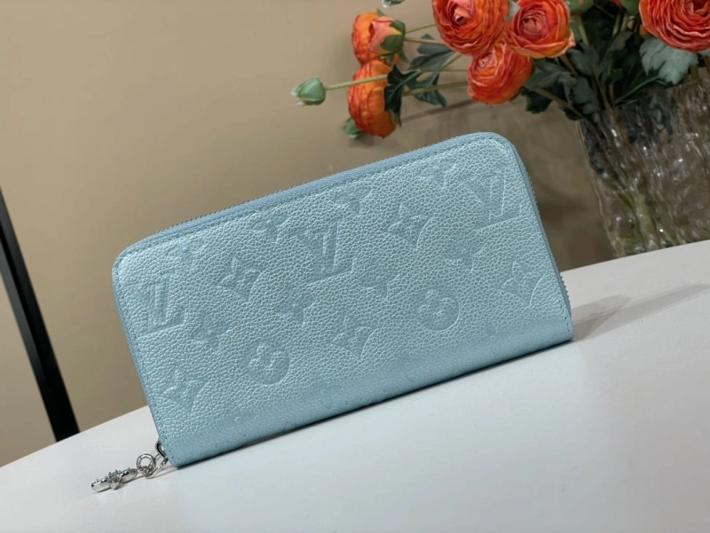 LV Wallets 4365A-0301