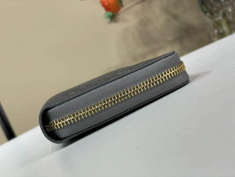 LV Wallets 4365A-0308