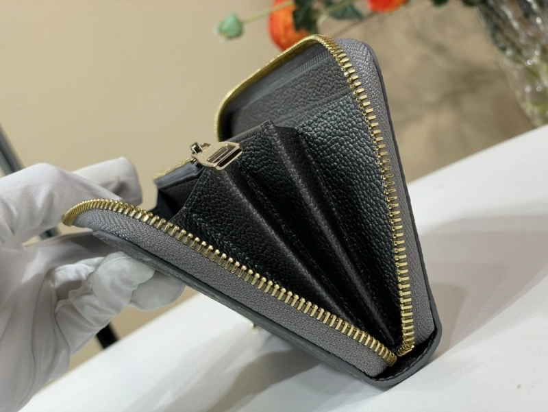 LV Wallets 4365A-0308