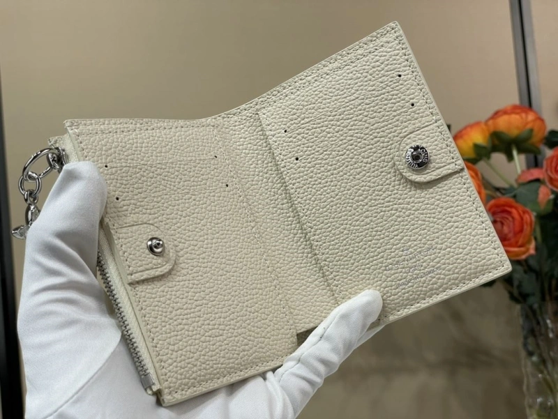 LV Wallets 4365A-0314