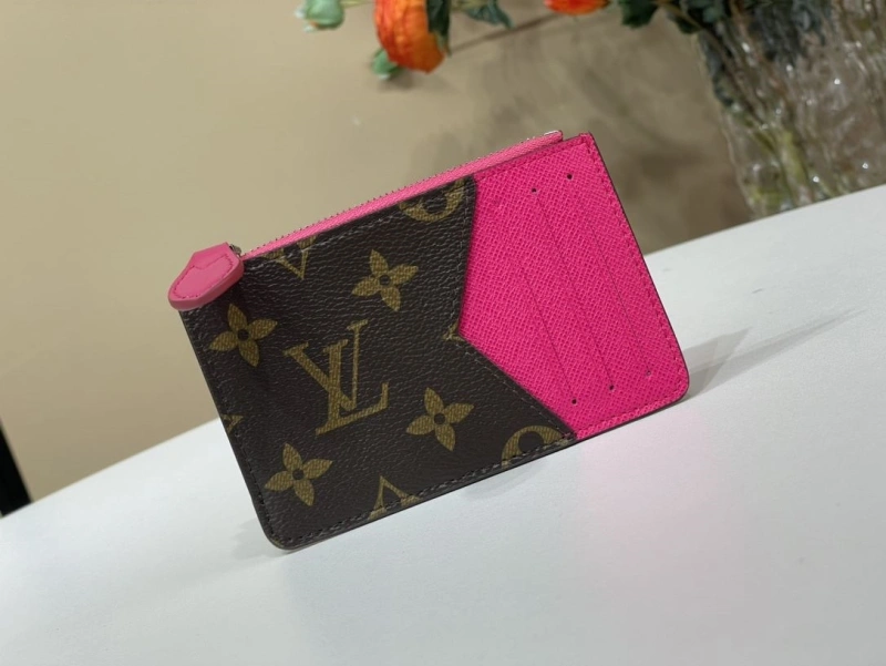 LV Wallets 4365A-0322