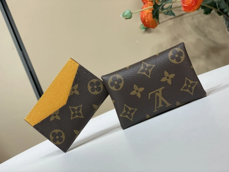 LV Wallets 4365A-0324