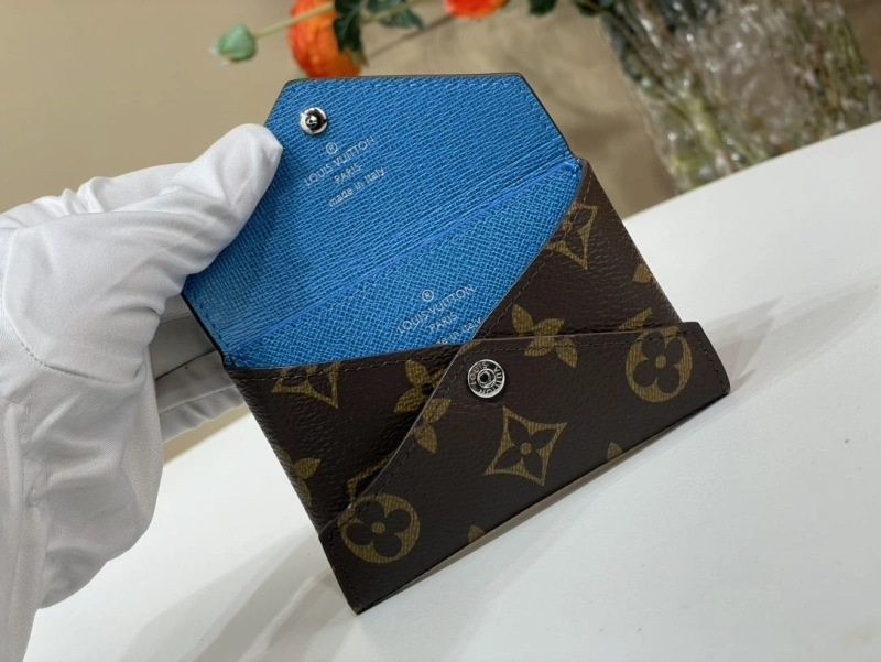 LV Wallets 4365A-0326